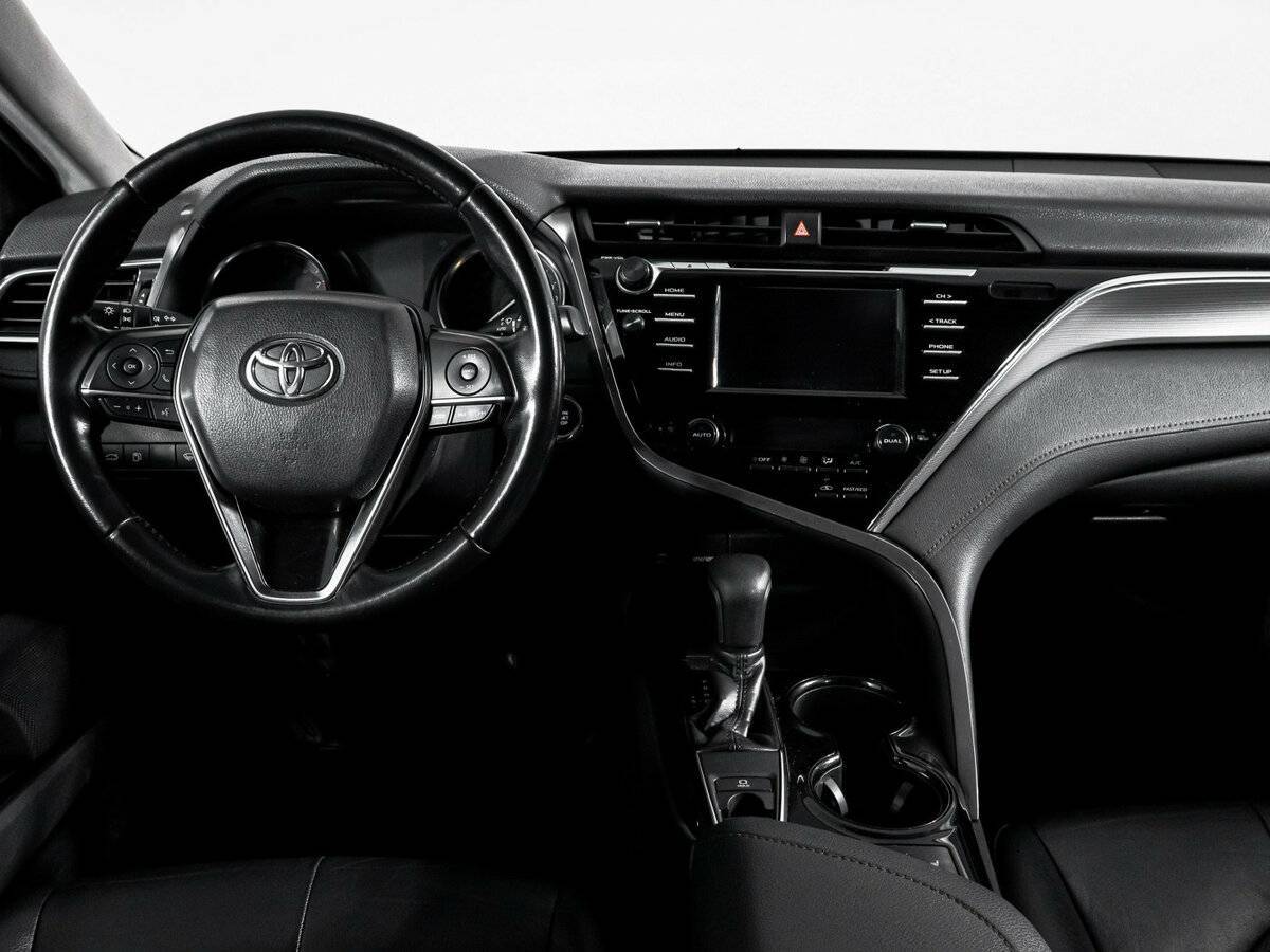 Toyota Camry 2018 года с пробегом. Фото: #11