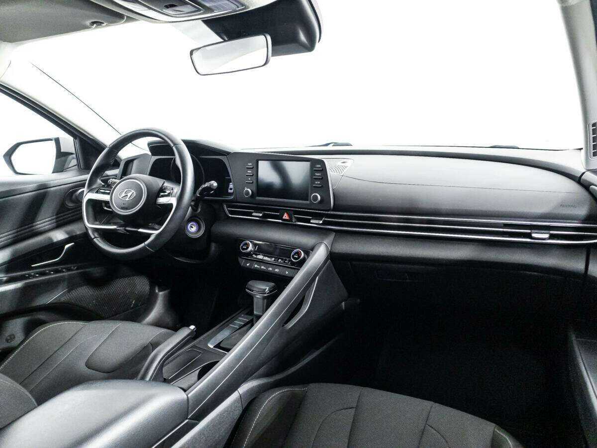 Hyundai Elantra 2021 года с пробегом. Фото: #8