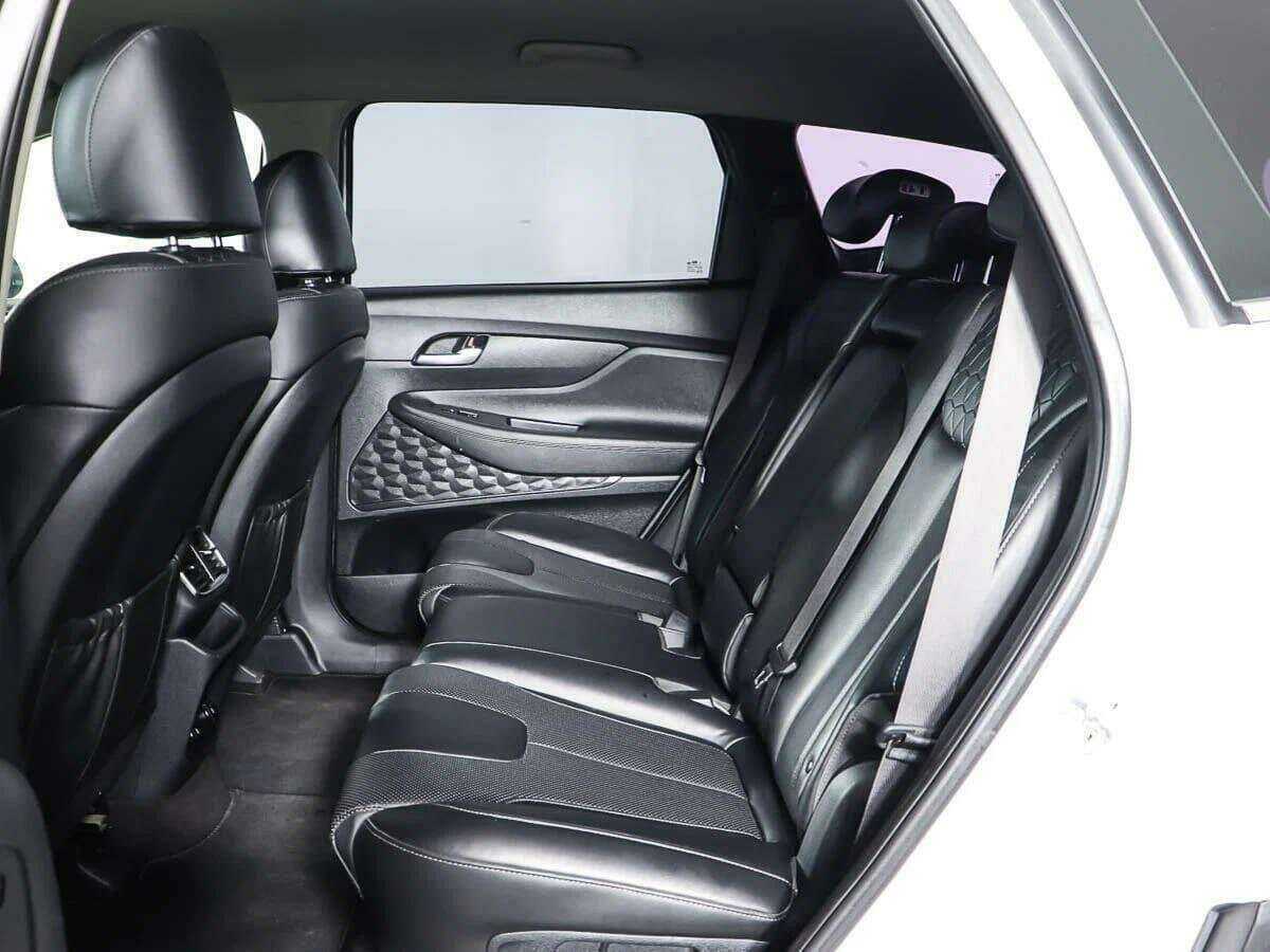 Hyundai Santa Fe 2018 года с пробегом. Фото: #12
