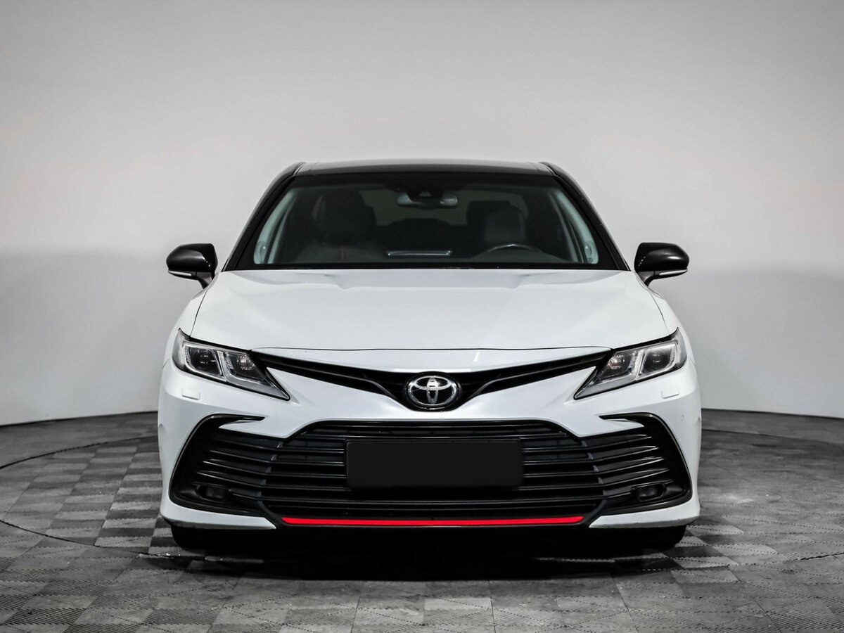 Toyota Camry 2021 года с пробегом. Фото: #1