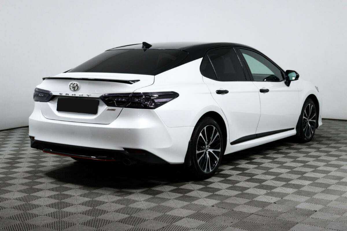 Toyota Camry 2021 года с пробегом. Фото: #4