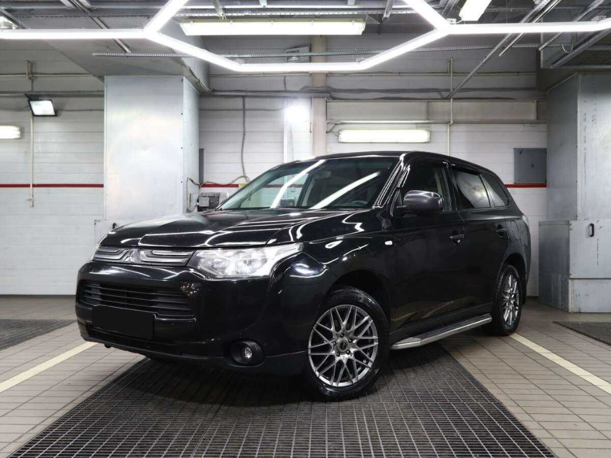 Mitsubishi Outlander 2013 года с пробегом. Посмотреть фото