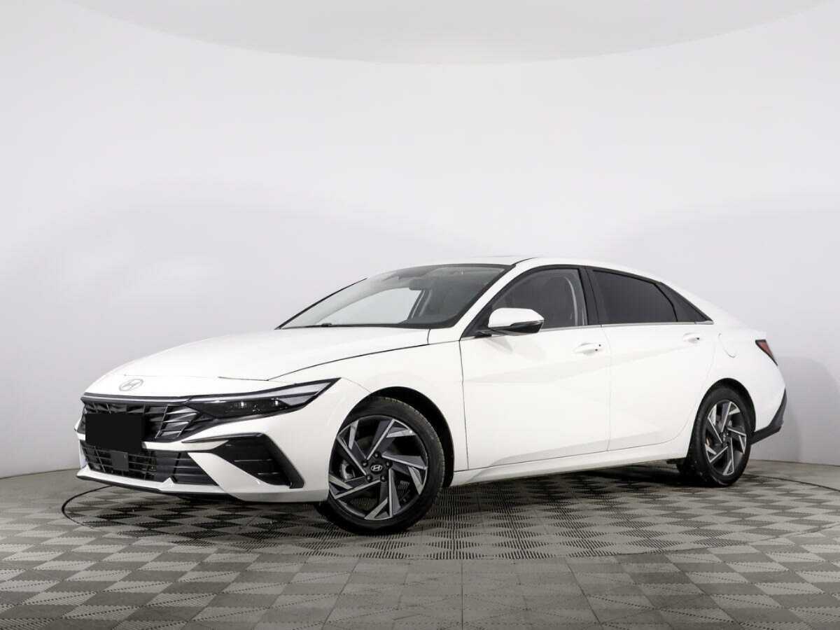 Hyundai Elantra 2024 года с пробегом. Фото: #0