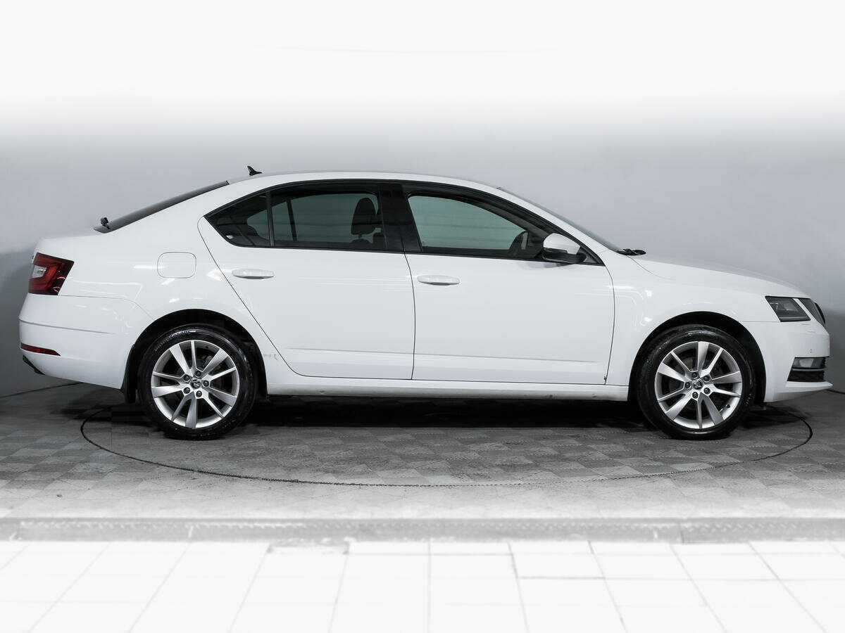 Skoda Octavia 2019 года с пробегом. Фото: #3