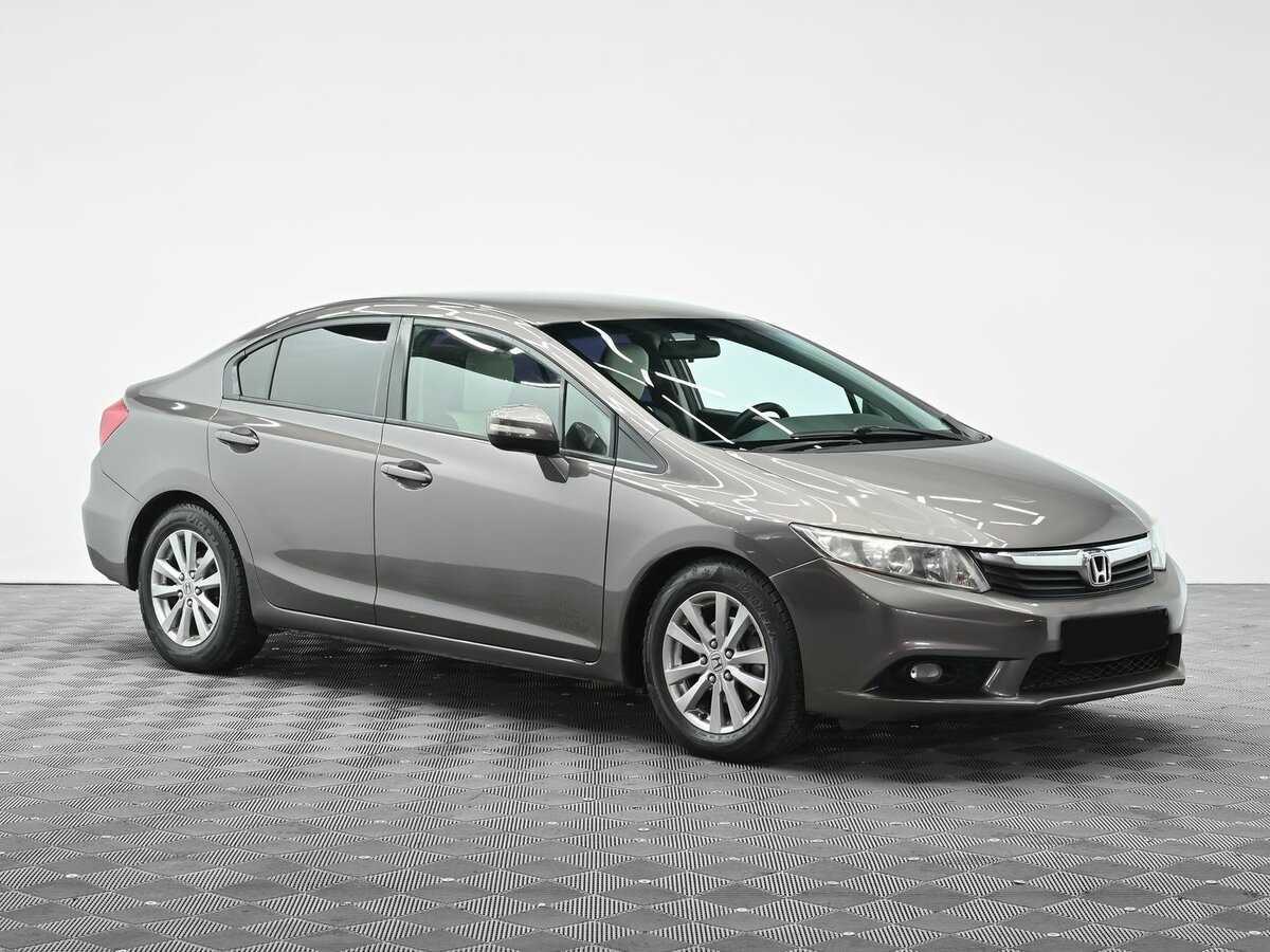 Honda Civic 2012 года с пробегом. Фото: #1