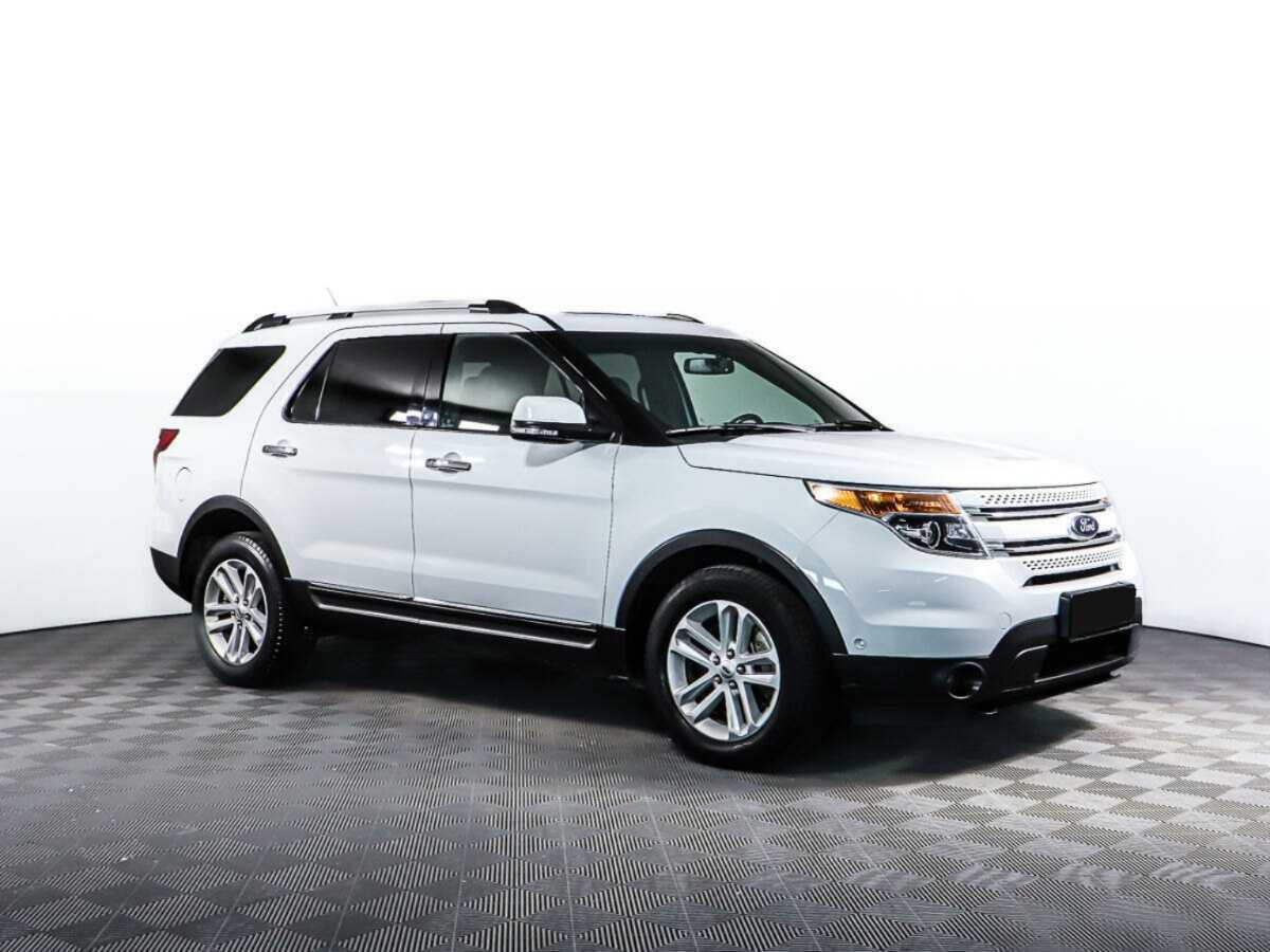 Ford Explorer 2013 года с пробегом. Фото: #2