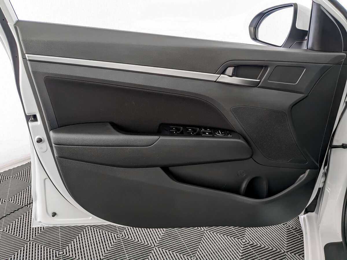Hyundai Elantra 2020 года с пробегом. Фото: #14