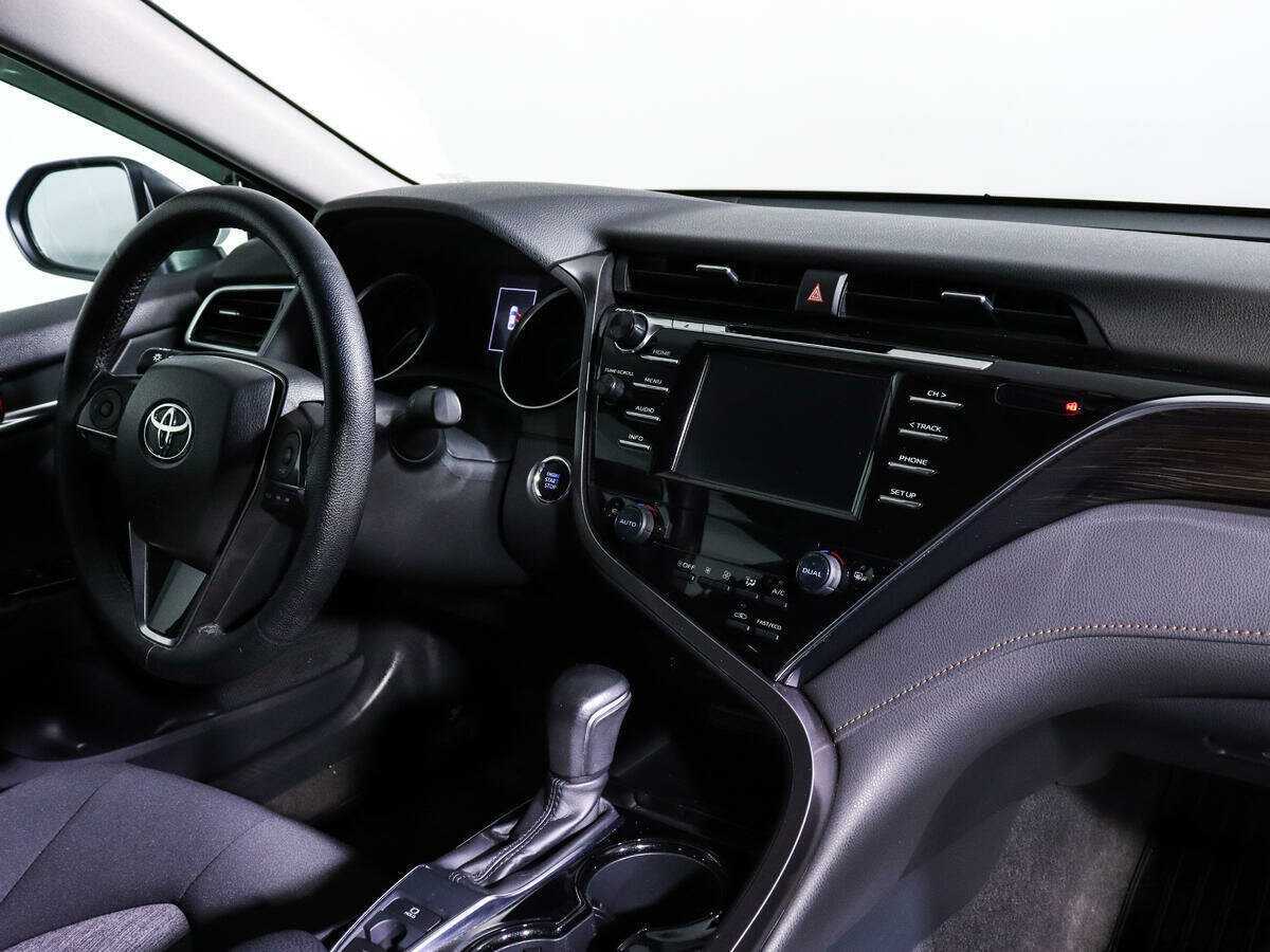 Toyota Camry 2020 года с пробегом. Фото: #6