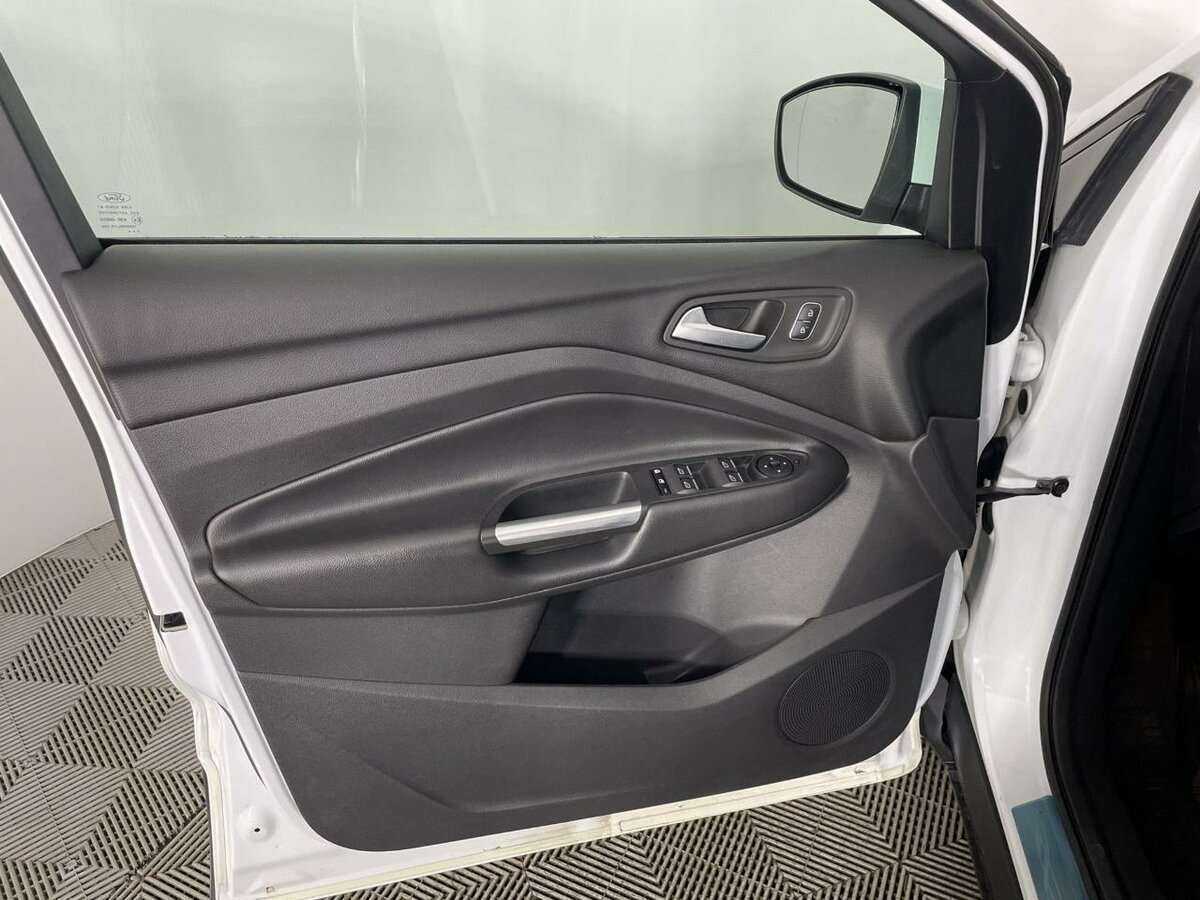 Ford Kuga 2017 года с пробегом. Фото: #5
