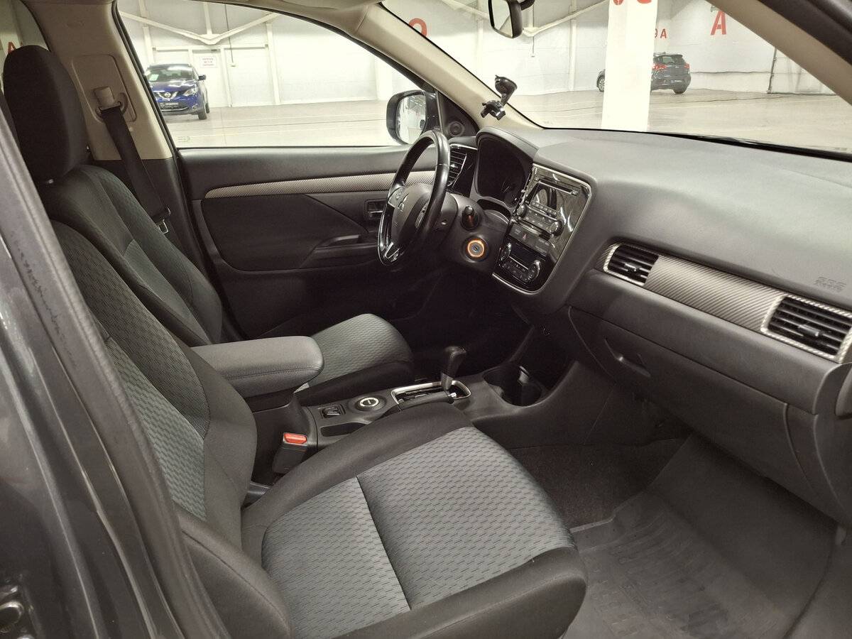 Mitsubishi Outlander 2015 года с пробегом. Фото: #9