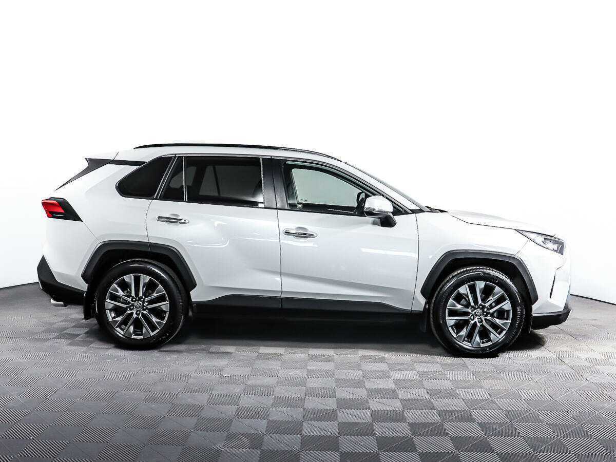 Toyota RAV4 2020 года с пробегом. Фото: #3