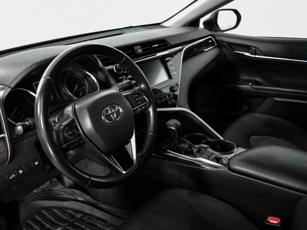 Toyota Camry 2018 года с пробегом. Фото: #6
