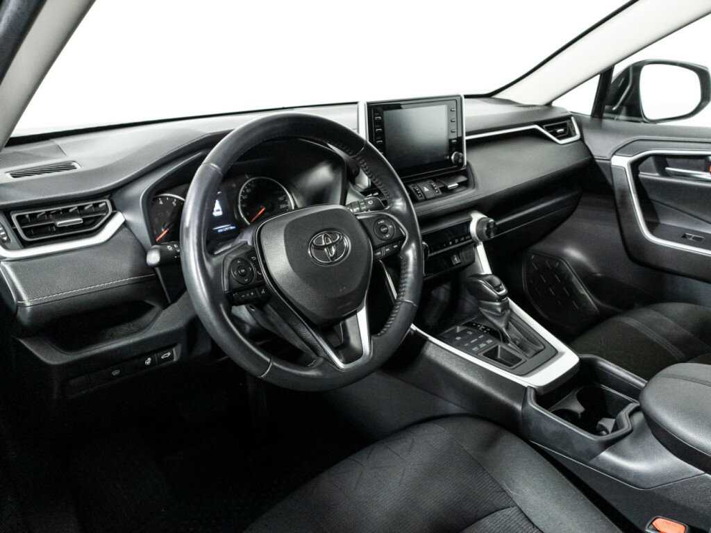 Toyota RAV4 2020 года с пробегом. Фото: #10