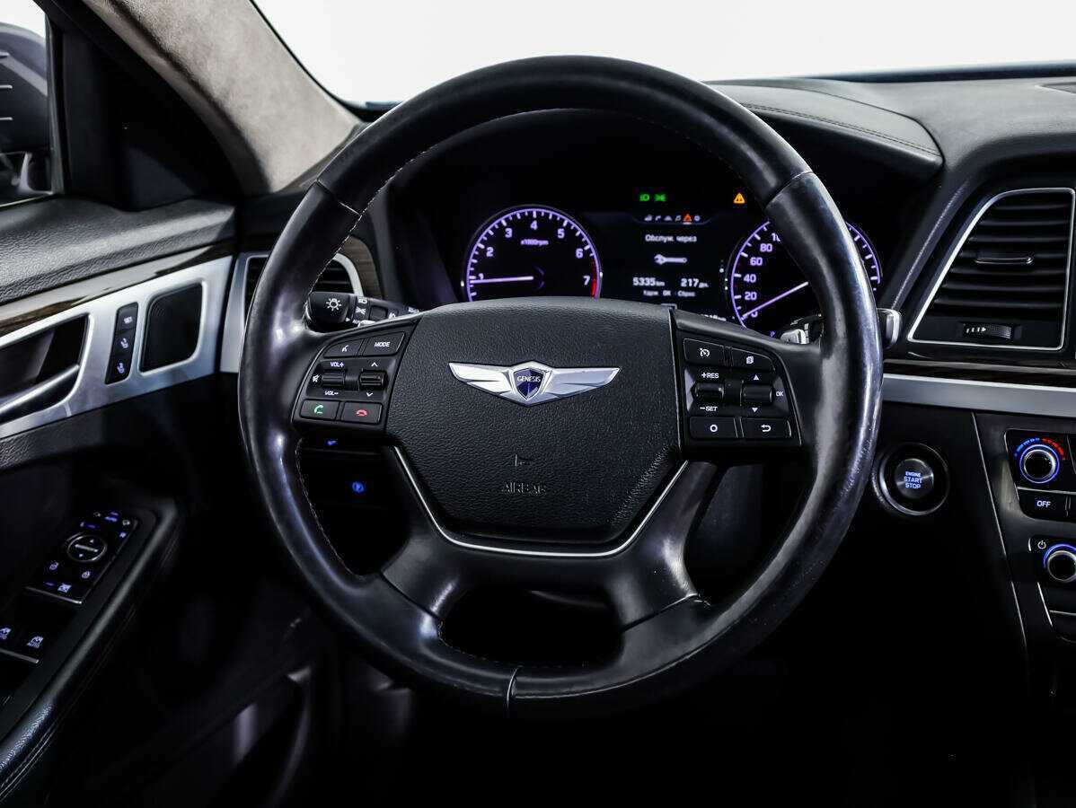 Hyundai Genesis 2014 года с пробегом. Фото: #9