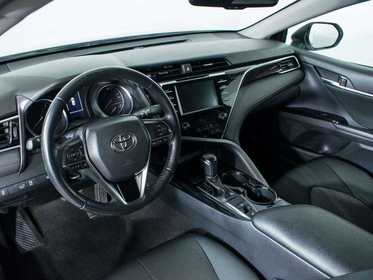 Toyota Camry 2020 года с пробегом. Фото: #12