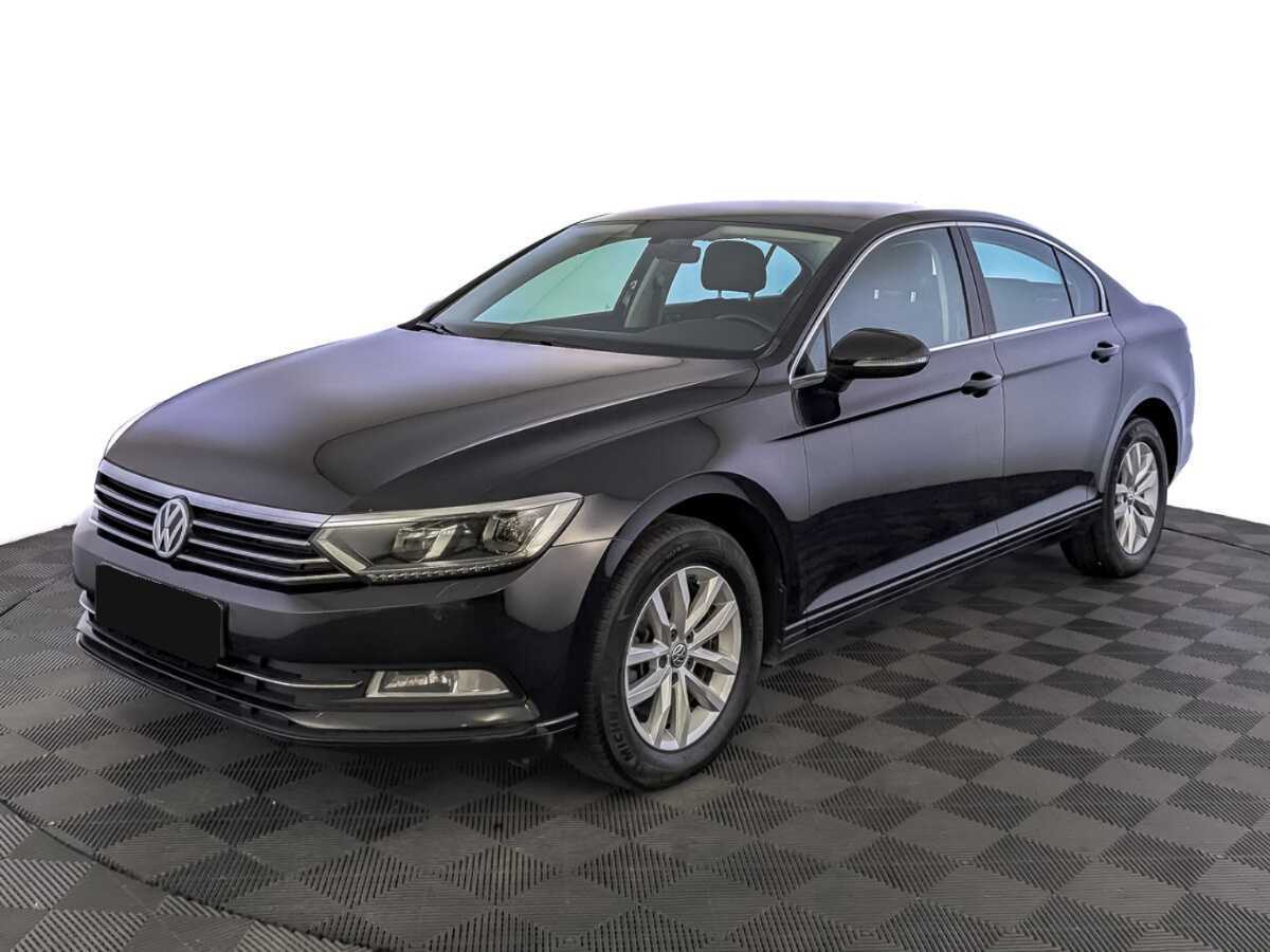 Volkswagen Passat 2018 года с пробегом. Посмотреть фото
