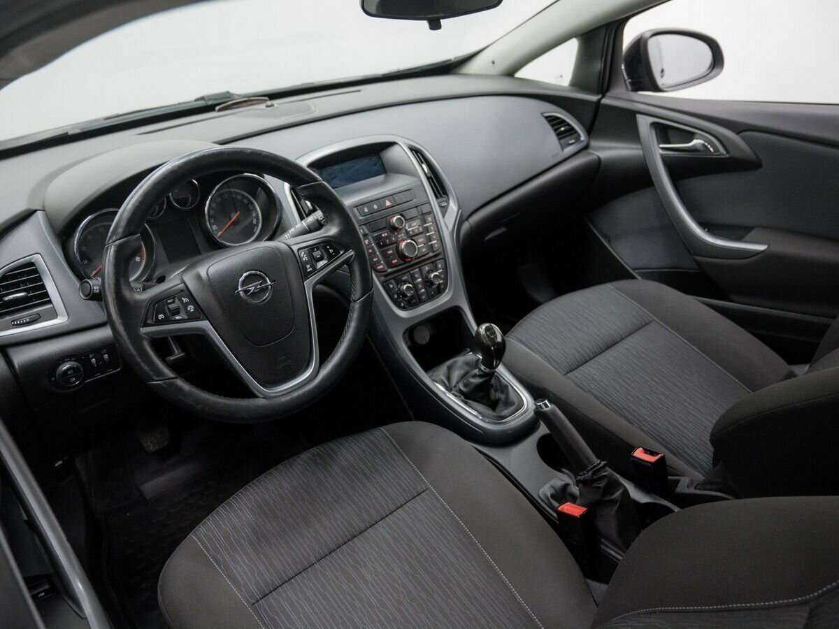 Opel Astra 2013 года с пробегом. Фото: #10