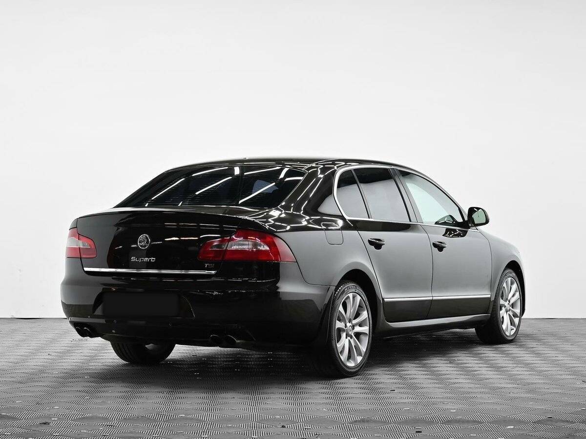 Skoda Superb 2012 года с пробегом. Фото: #3