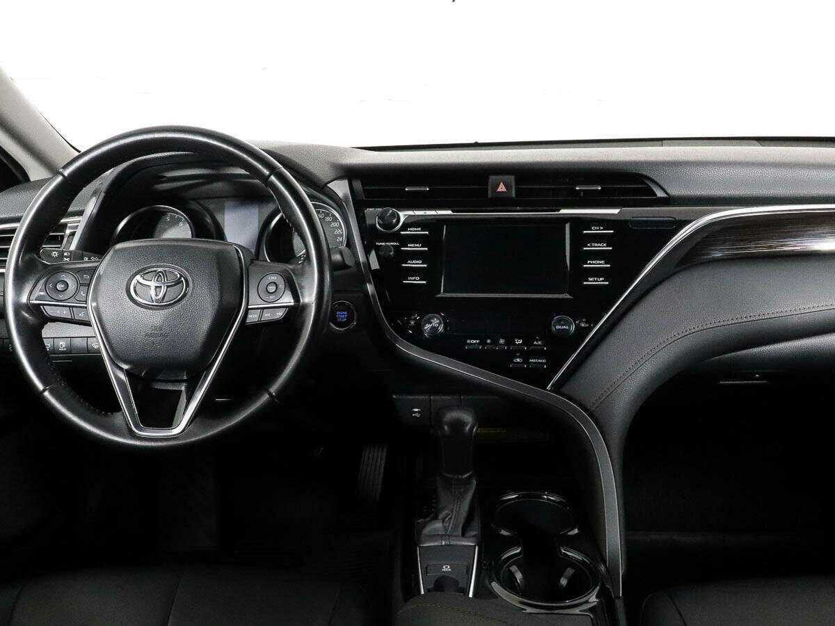Toyota Camry 2019 года с пробегом. Фото: #9