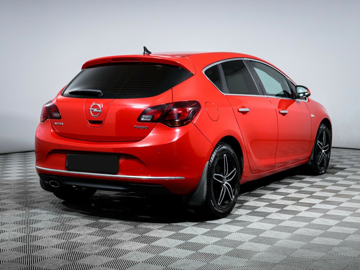 Opel Astra 2013 года с пробегом. Фото: #3