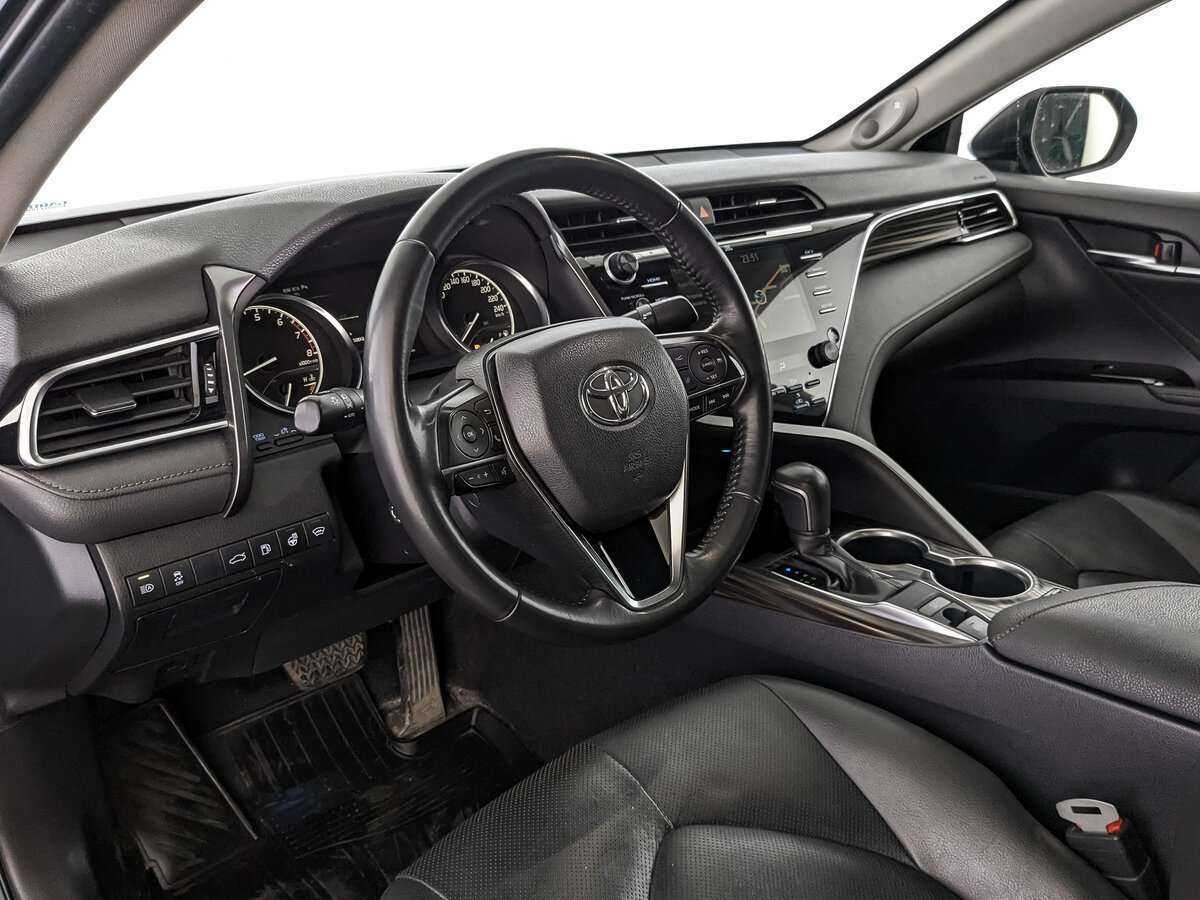 Toyota Camry 2018 года с пробегом. Фото: #11