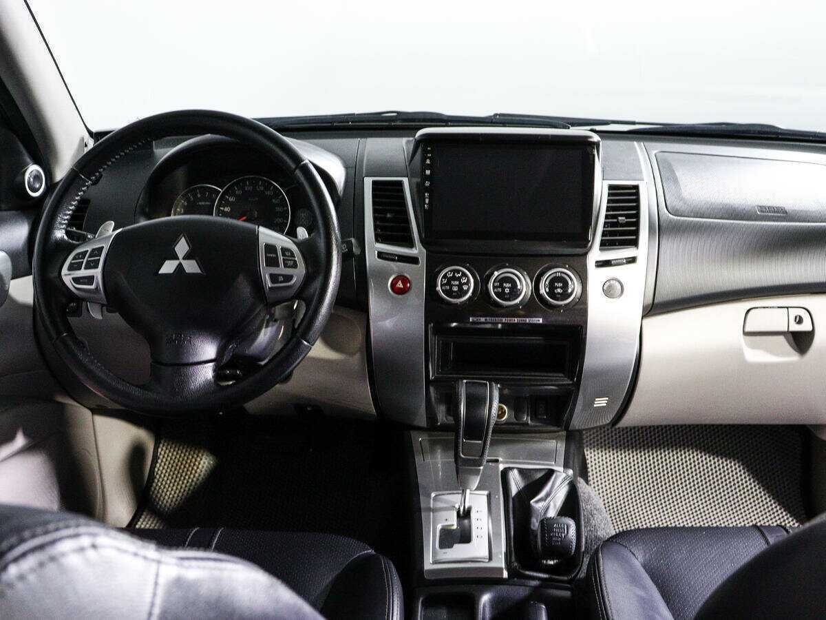 Mitsubishi Pajero Sport 2012 года с пробегом. Фото: #8