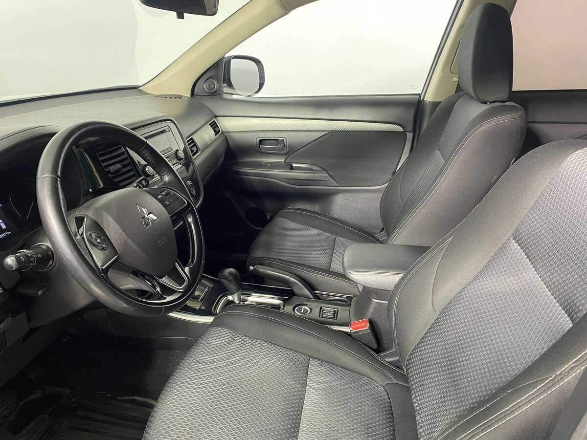 Mitsubishi Outlander 2017 года с пробегом. Фото: #8