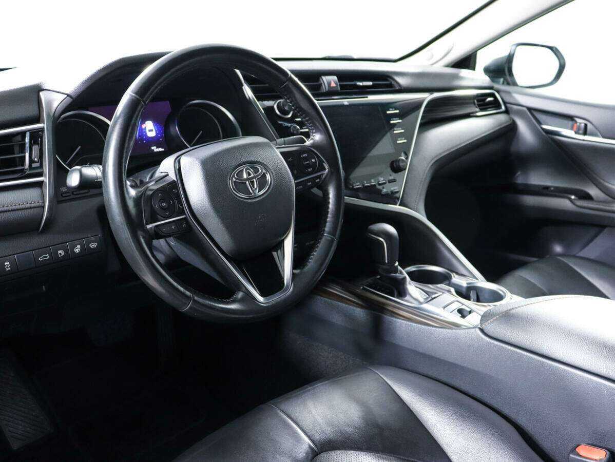 Toyota Camry 2018 года с пробегом. Фото: #10