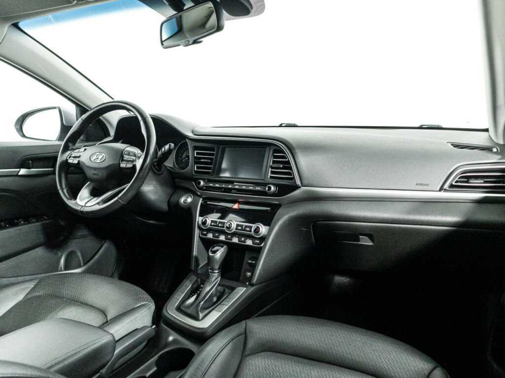 Hyundai Elantra 2019 года с пробегом. Фото: #8