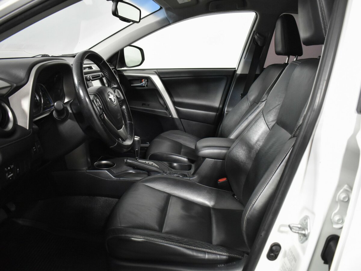 Toyota RAV4 2015 года с пробегом. Фото: #7