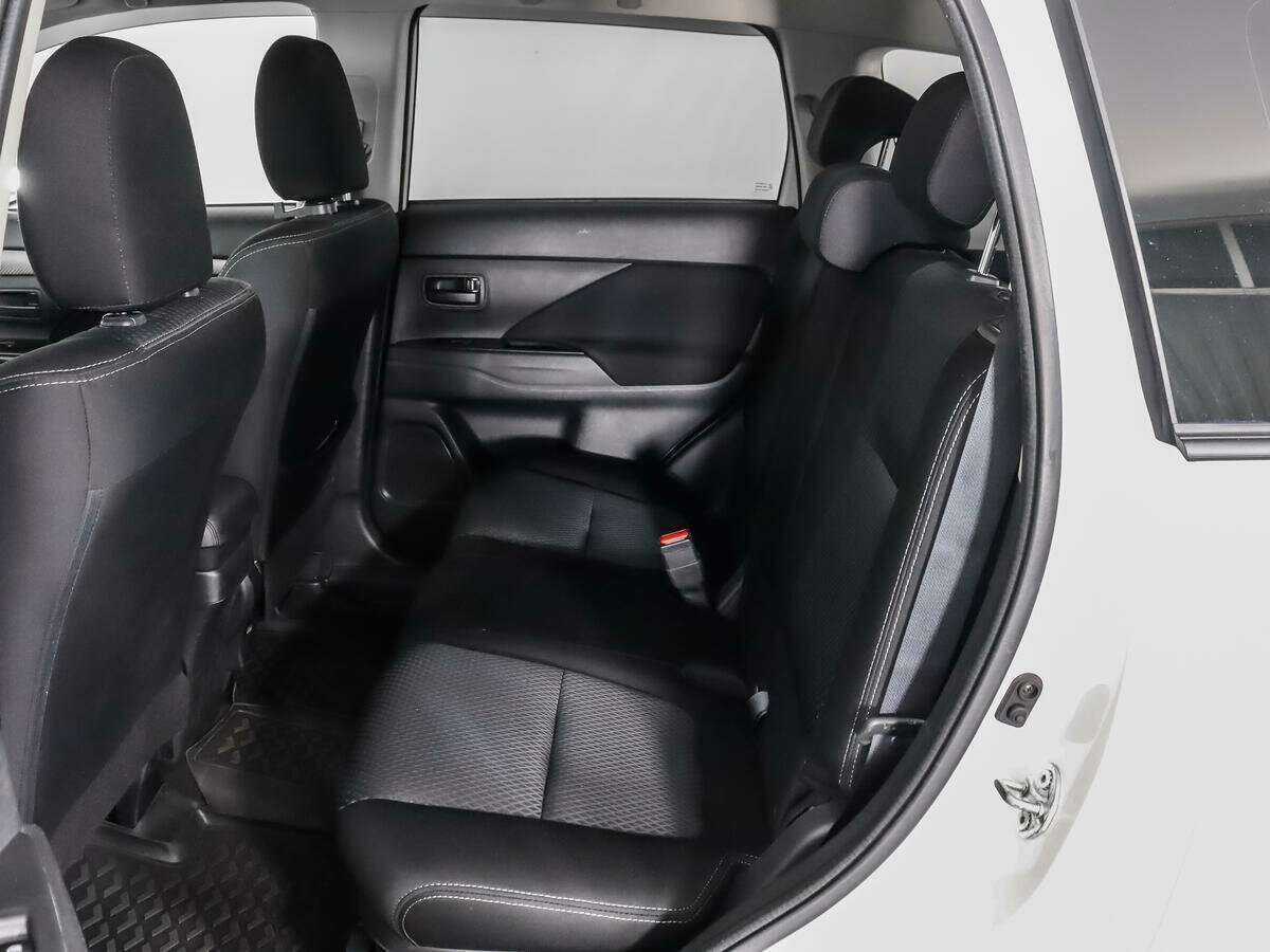 Mitsubishi Outlander 2016 года с пробегом. Фото: #9