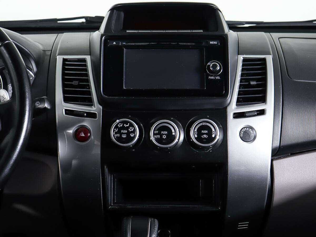Mitsubishi Pajero Sport 2014 года с пробегом. Фото: #10