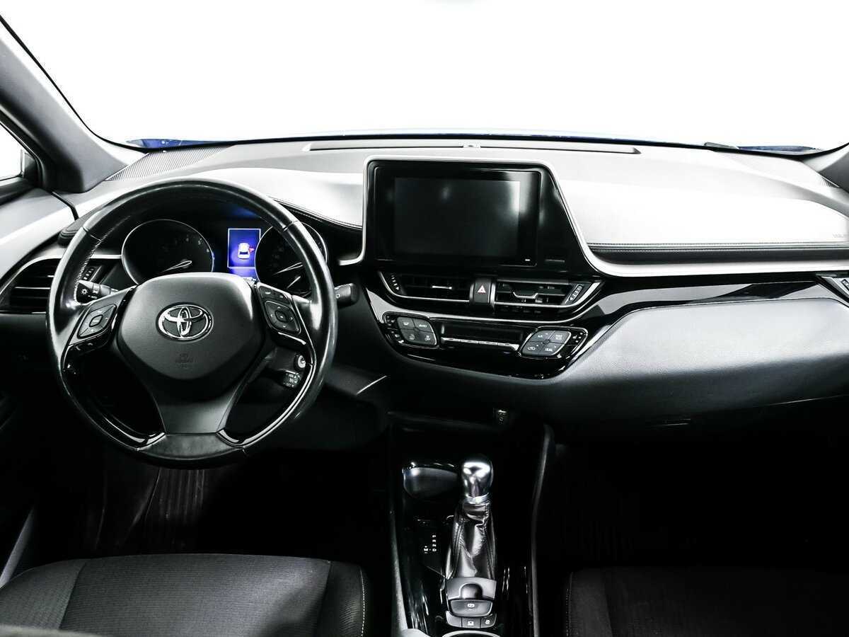 Toyota C-HR 2018 года с пробегом. Фото: #10