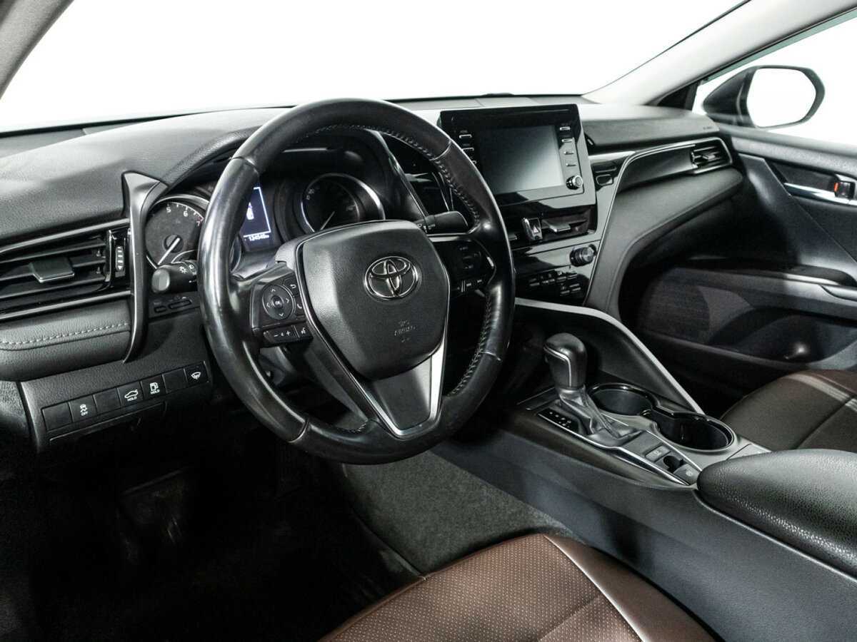 Toyota Camry 2022 года с пробегом. Фото: #10