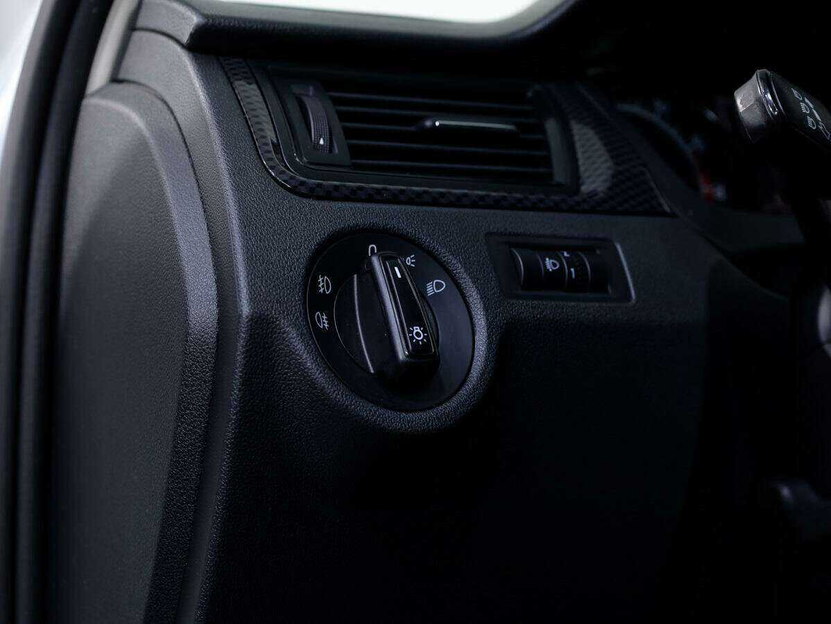 Skoda Rapid 2015 года с пробегом. Фото: #16