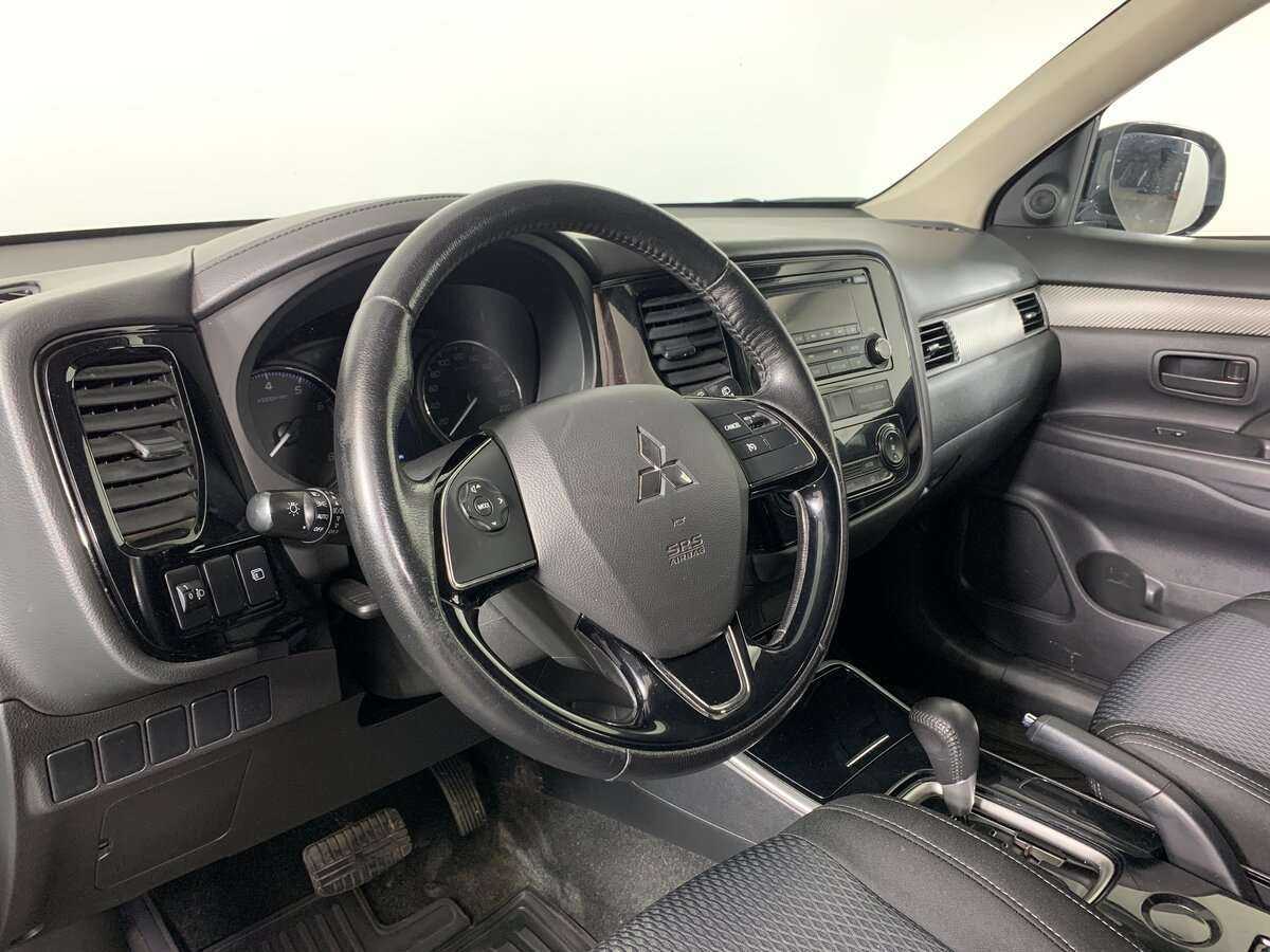 Mitsubishi Outlander 2018 года с пробегом. Фото: #9