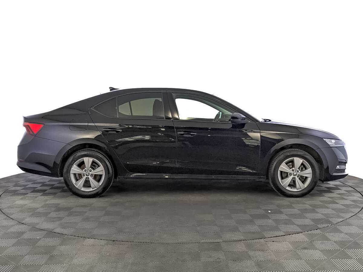 Skoda Octavia 2021 года с пробегом. Фото: #3