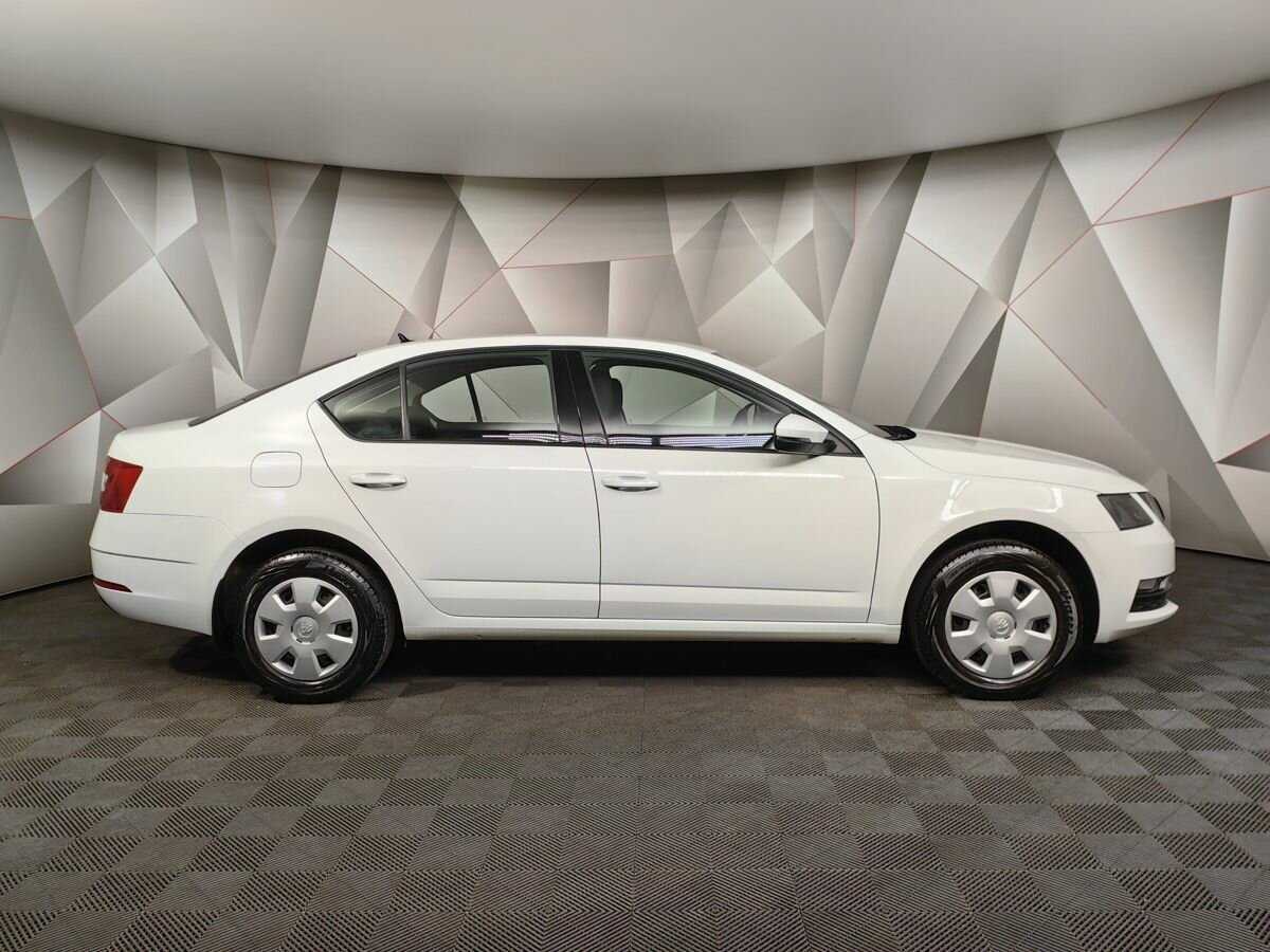 Skoda Octavia 2020 года с пробегом. Фото: #5