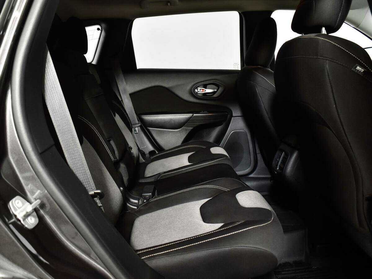 Jeep Cherokee 2014 года с пробегом. Фото: #9