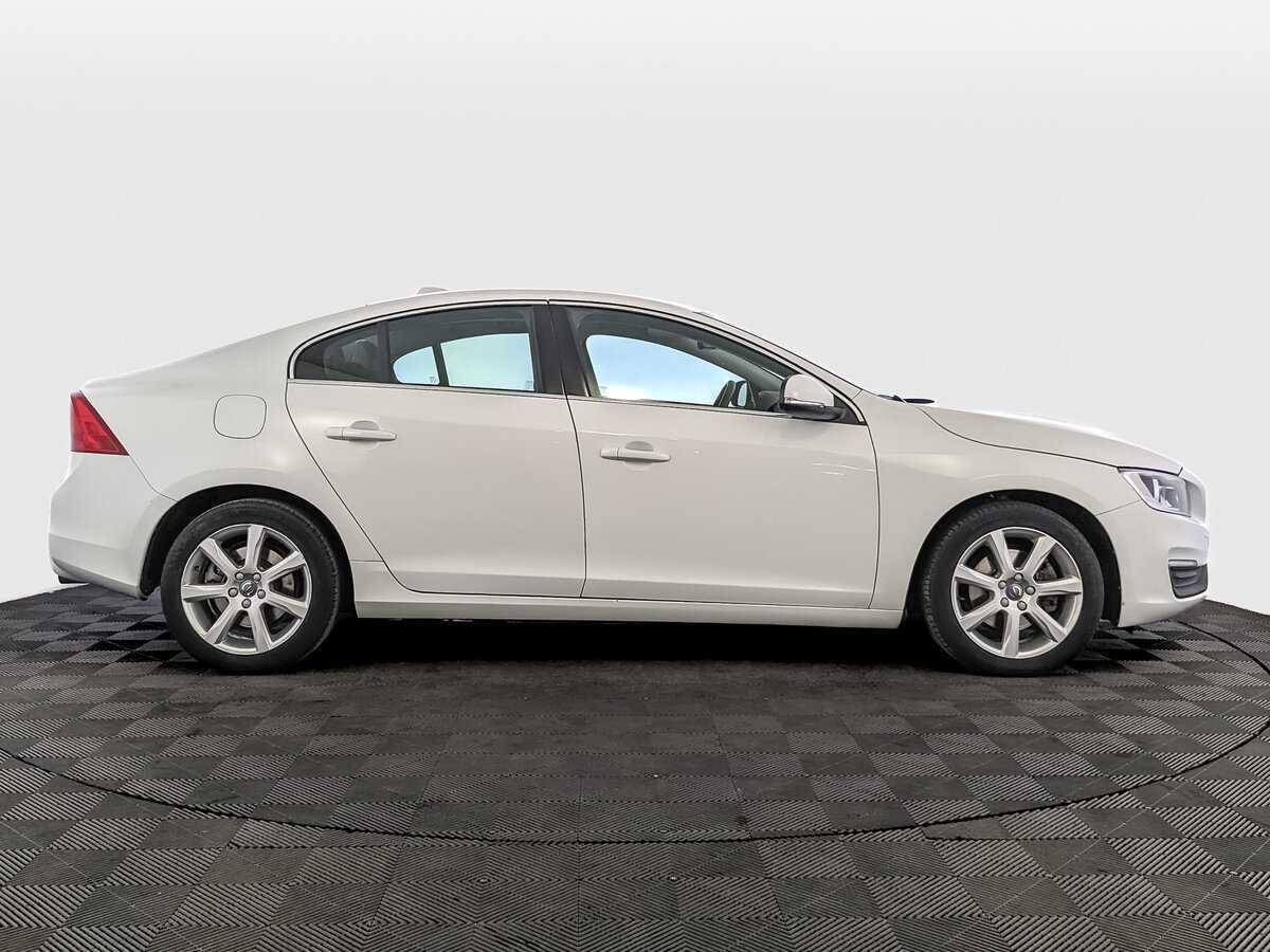 Volvo S60 2017 года с пробегом. Фото: #3
