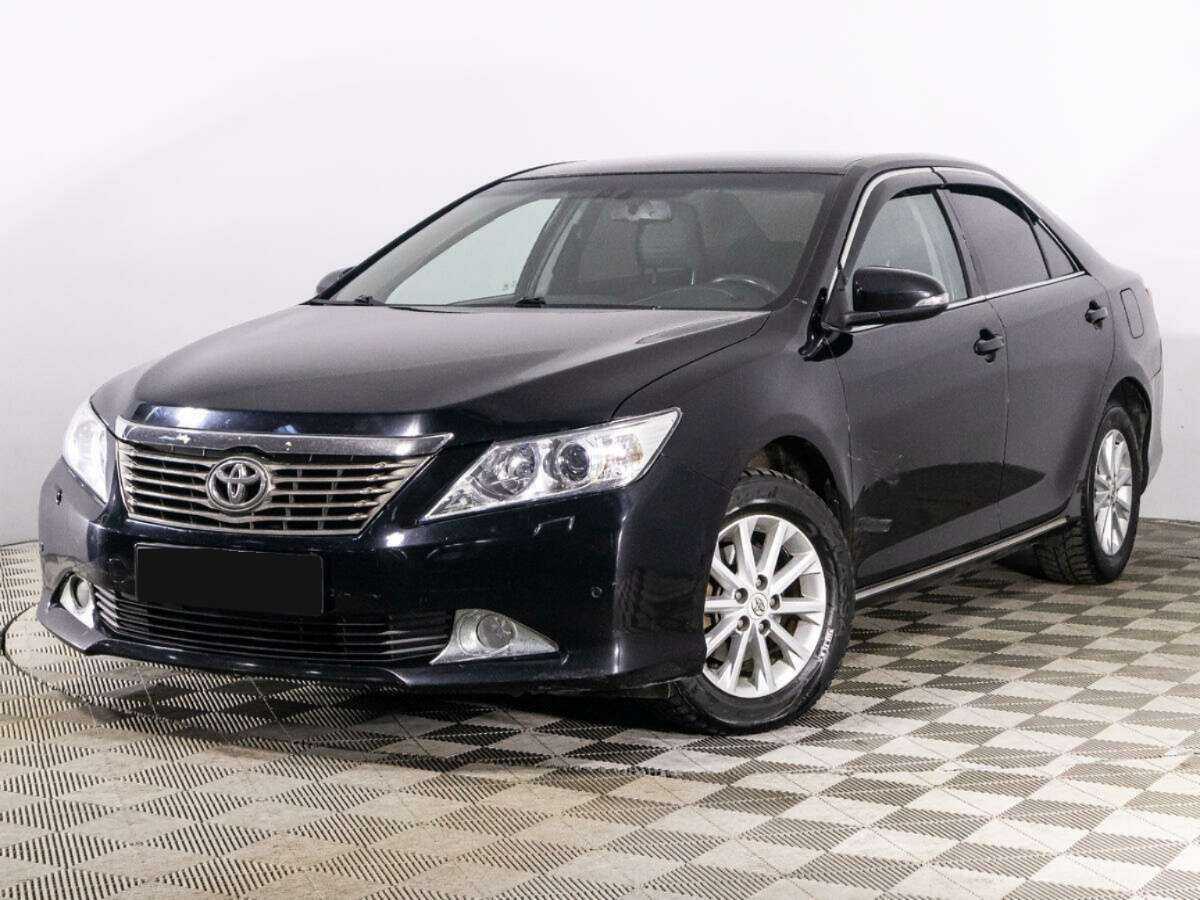 Toyota Camry 2012 года с пробегом. Посмотреть фото