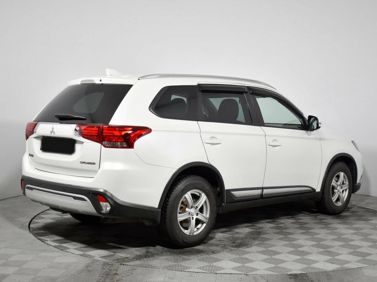 Mitsubishi Outlander 2019 года с пробегом. Фото: #3