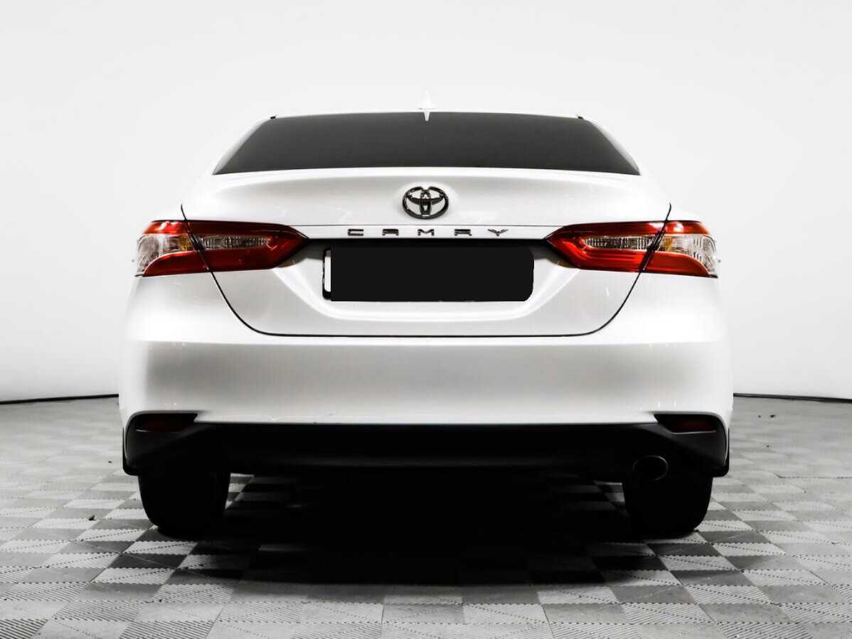 Toyota Camry 2021 года с пробегом. Фото: #5