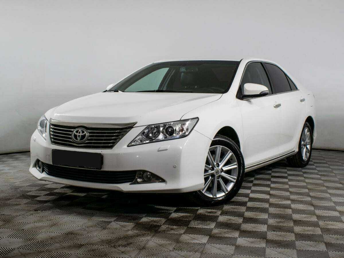 Toyota Camry 2014 года с пробегом. Посмотреть фото