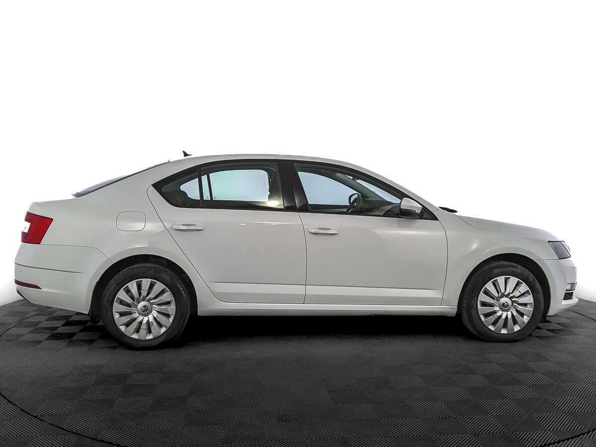 Skoda Octavia 2019 года с пробегом. Фото: #3