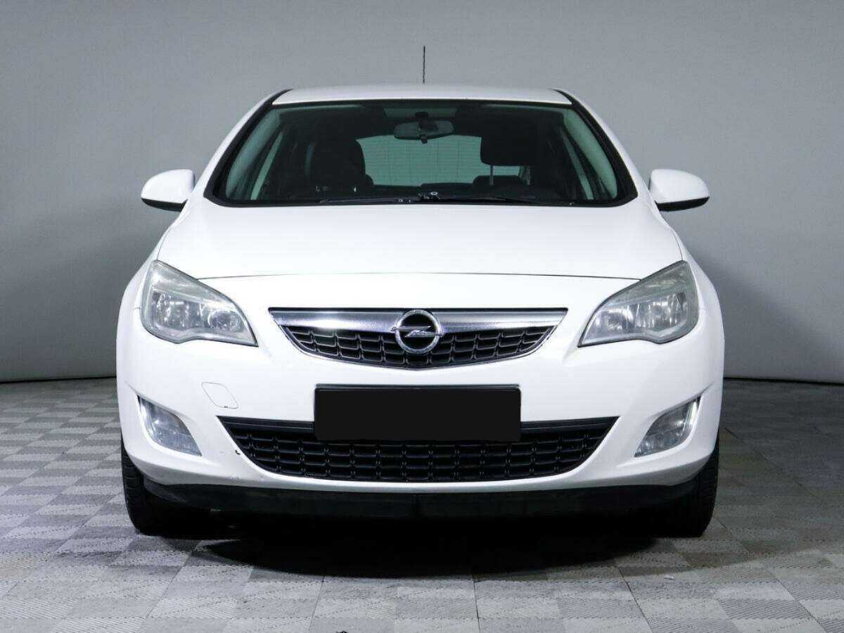 Opel Astra 2012 года с пробегом. Фото: #1