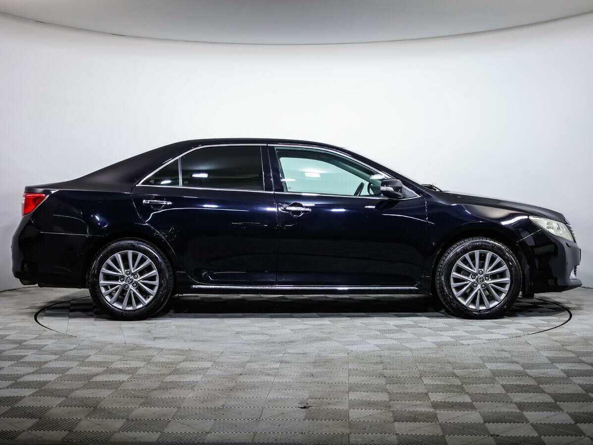Toyota Camry 2013 года с пробегом. Фото: #2
