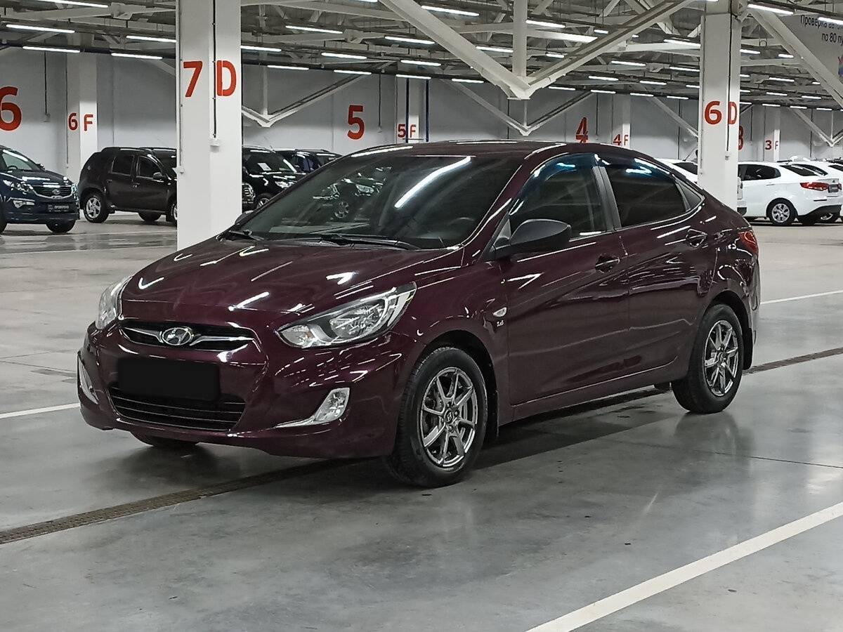 Hyundai Solaris 2013 года с пробегом. Посмотреть фото