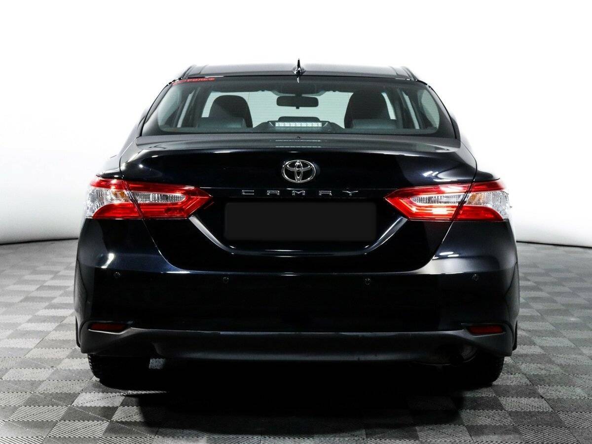 Toyota Camry 2021 года с пробегом. Фото: #5