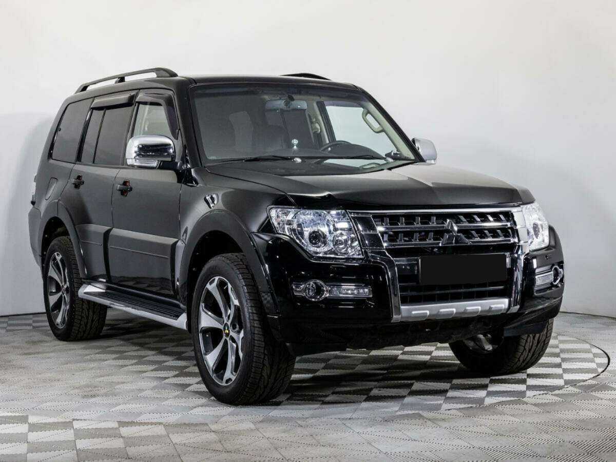 Mitsubishi Pajero 2015 года с пробегом. Фото: #2